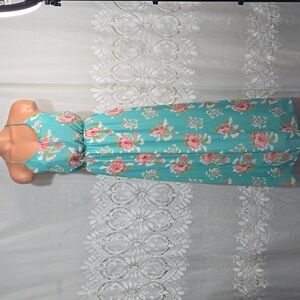 Kieu's Floral Open Back Maxi Dress size Small